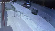 Çorum’da kontrolden çıkan araç park halindeki otomobile çarparak ters döndü