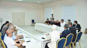 Ruh sağlığı hastanesi için masaya oturdular
