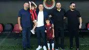 Gençlerbirliği tribününde forması alınan minik taraftar kulübü ziyaret etti