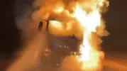 Kilis yolunda seyir halindeki tır bir anda alev topuna döndü