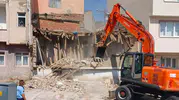 Bayburt'ta terk edilmiş binalar temizleniyor