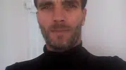 Annesine taciz mesajı atan kişiyi demir çubukla öldürdü