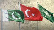 Üç ülkenin kardeşlik mesajı gökyüzüne yansıdı: Mekke'deki tarihi imza ışıklarla kutlandı