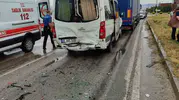 Suluova'da üç araç birbirine girdi 11 yaralı hastanelik oldu