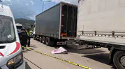 Pozantı sanayide iki tır arasında feci kaza