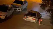 Bagajda oturan genç, ani frende yola düştü son anda kurtuldu