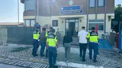 Jandarmanın durdurduğu araçta altın ve döviz çıktı, 3 kişi yakalandı