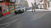 Eskişehir trafiğinde yaya hakkını yok sayan sürücü kameraya yansıdı