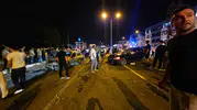 Düzce trafiğinde korku dolu anlar: 6 araç birbirine girdi