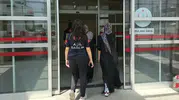 Adıyaman'da motosiklet kaldırımdaki iki yayayı devirdi