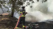Kastamonu Tosya'da dere yatağında başlayan yangın bahçelere sıçradı