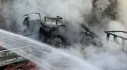 Bağ evinde yangın Traktör ve tarım makineleri kül oldu