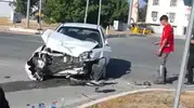 Elazığ Kavşağında Feci Çarpışma Otomobil ile Transit Kafa Kafaya Geldi, 2 Yaralı Hastaneye Kaldırıldı