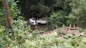 Yayla yolunda kamyonet şarampole yuvarlandı, baba oğul yaralı