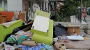 Eskişehir’de kaldırımları işgal eden mobilyalar yürümeyi imkansız kılıyor