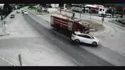 Amasya'da itfaiye aracıyla otomobil çarpıştı