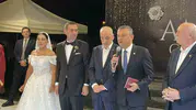 Akyazı'da düğün coşkusu Özgür Özel nikah şahidi oldu