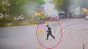 Bursa'da evlere tırmanarak giren hırsız yakayı ele verdi