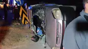 Kavşakta hafif ticari araçlar çarpıştı, 9 kişi yaralandı
