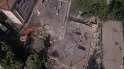 Bahçelievler'de çöken binanın yanındaki tehlikeli yapı yıkılıyor