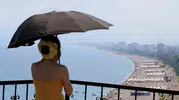 Antalya’da deniz suyu bile ısındı