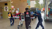 Sürücü direksiyonda fenalaştı, kamyonet park halindeki kamyona çarptı
