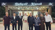 Osmaniye'de düğün konvoyunda klasik arabalar yerini yarış motorlarına bıraktı