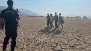 Kuşadası sahilinde tatilcilerin kabusu olan hırsız suçüstü yakalandı
