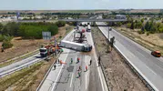 Edirne’de devrilen tır Avrupa Otoyolu’nu kilitledi