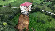 Rize'de kabus dolu sabah: Eşinin çığlığıyla uyandı, evinin altındaki toprağın kaydığını gördü