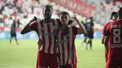 Antalya Stadyumu'nda karanlık başlangıç: Antalyaspor sahadan üç golle çıktı