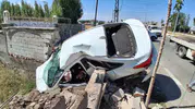 Patnos'ta kavşak dehşeti: Çarpışmanın şiddetiyle araçlar hurdaya döndü