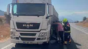 Sındırgı yolunda korku dolu anlar: Alevler otomobili sardı