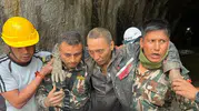Himalayalar'ın kalbinde mucize: 11 gün sonra tünelden sağ çıktı