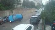 Bursa'da sabah trafiğinde dehşet anları: Kontrolden çıkan araç park halindeki otomobilleri biçti