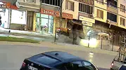 Simit molası kanlı bitti: Tarım işçilerini taşıyan panelvan traktöre çarptı
