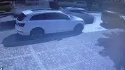 Sürücü adayının panik anı zincirleme kazaya davetiye çıkardı