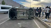 Van'da korkutan çarpışma: Üç kişi hastanelik oldu
