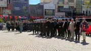 Edremit'te Vefa Günü: Kahramanlar Cumhuriyet Meydanı'nda Buluştu
