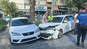 Samsun'da dehşet anları: Bariyerleri aşan otomobil karşı şeritteki araca çarptı
