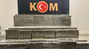 Mardin'de şüpheli araç durduruldu: Binlerce paket sigara ele geçirildi