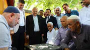 Vali Küçük'ten Kahta'da saha mesaisi: Esnafla dertleşti, öğrencilerle top koşturdu
