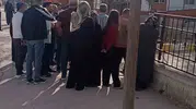 Okul bahçesinde dehşet anları: Pompalı tüfekle sınıfa girmeye çalıştı