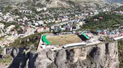 Uçurumun kenarında devasa ödül: 250 metre yükseklikteki arenada nefes kesen final