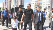 Minik Çınar'ın ilk okul günü: Emniyet Müdürü Aydın şehit emanetini yalnız bırakmadı