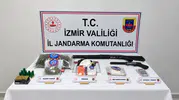 Bayındır'da zehir tacirlerine jandarma darbesi: 8 kişi kıskıvrak yakalandı