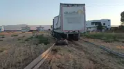 Kızıltepe'de yüklü tırın karıştığı kaza ucuz atlatıldı