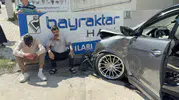 Samsun'da dehşet anları: Kontrolden çıkan otomobil bahçe duvarına çarparak durabildi
