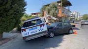Nazilli'de trafik kazası: Polis aracı ve otomobil çarpıştı