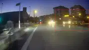 Kırmızı ışıkta geçip bir de meydan okudu: O şoföre ağır fatura